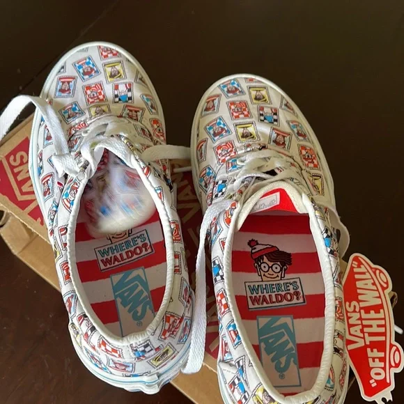 Kids Vans limited edition Where’s Waldo shoes - Picture 3 of 6